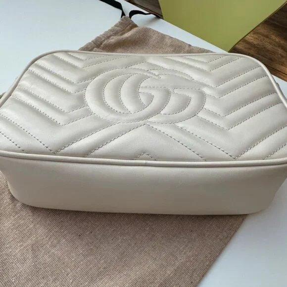 Gucci GG Marmont Small Shoulder Bag - Picture 9 of 10